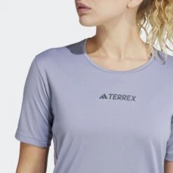 Adidas Terrex W Mountain Graphic Tee - Syntetisk Undertøj - Damer | Hardloop -Odlogonia Butik adidas terrex w mountain graphic tee syntetisk undertoj damer 2